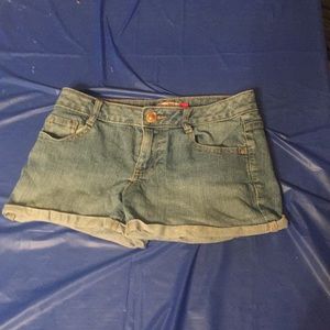 Jean Booty shorts